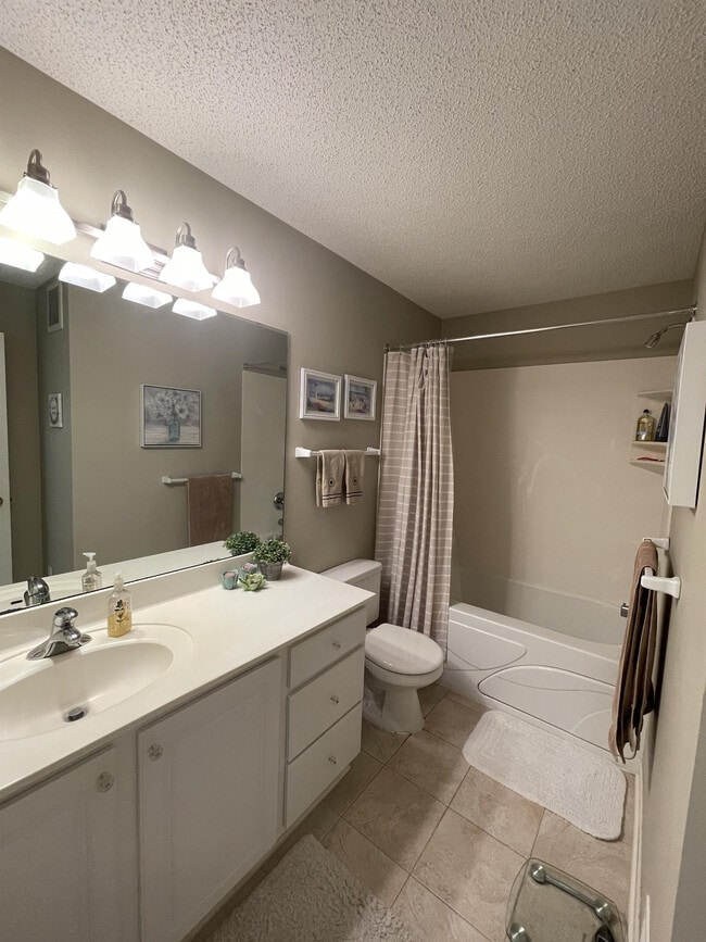 Building Photo - 7629 Century Blvd