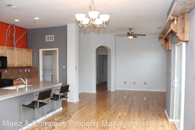 Building Photo - 2 br, 2 bath House - 4528 - C Santa Elena