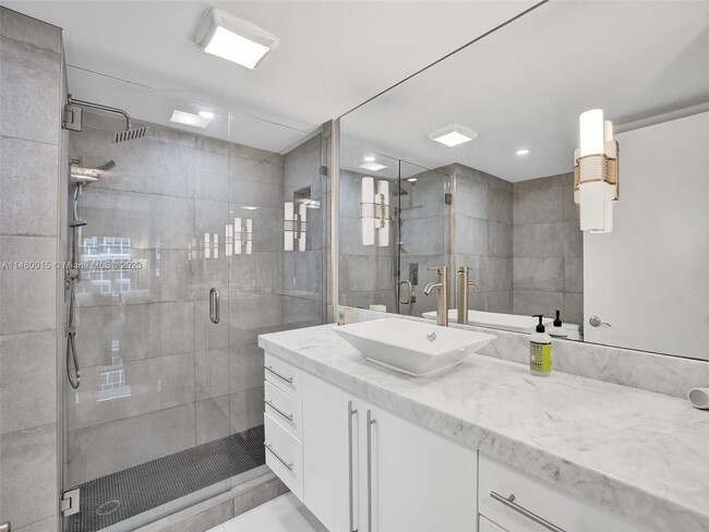 Building Photo - 3750 Galt Ocean Dr