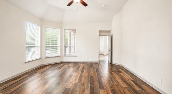 Building Photo - 6181 Bridgewater Ln