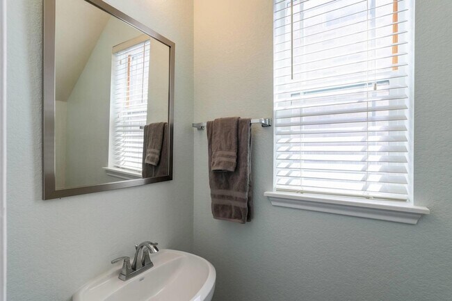 Building Photo - 404 Buttercup Creek Blvd