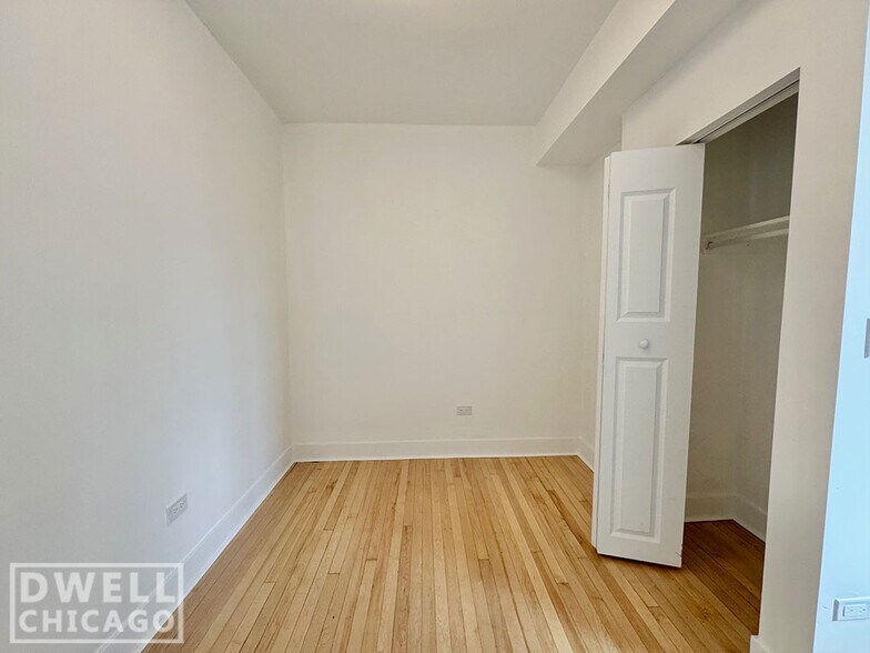 Building Photo - 956 N Winchester Ave