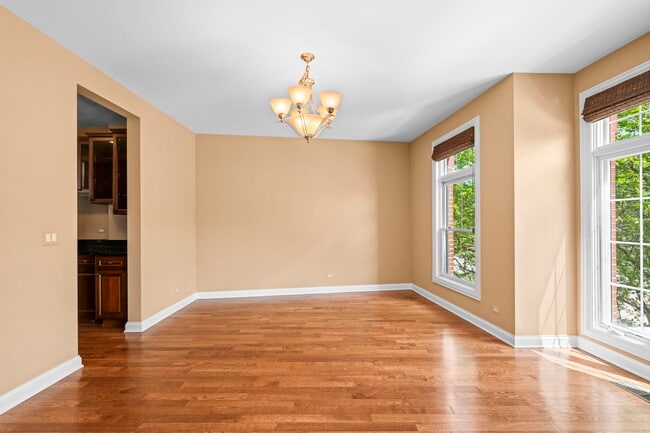 Building Photo - 1813 Admiral Ct