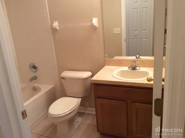Building Photo - 35045 Meadow Reach Dr
