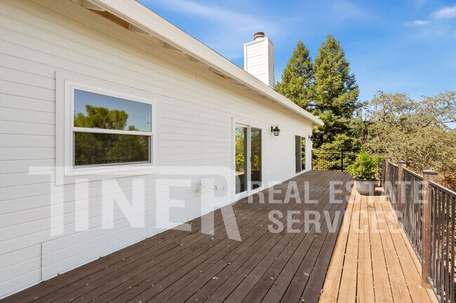 Building Photo - Stunning Views 4 Bedroom El Dorado Hills Gem