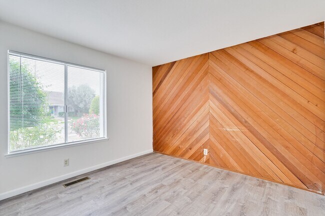 Building Photo - 3 BEDROOM 2 BATH House in Branham-Jarvis Neighborhood