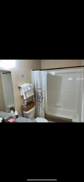 Building Photo - 9687 Chelmsford Dr