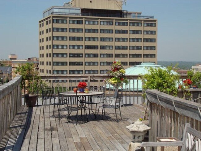 Interior Photo - BERKLEY APARTMENTS