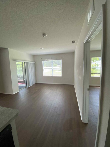 Building Photo - 237 St Georges Cir