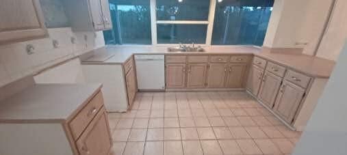 Building Photo - 150 NW Byron St