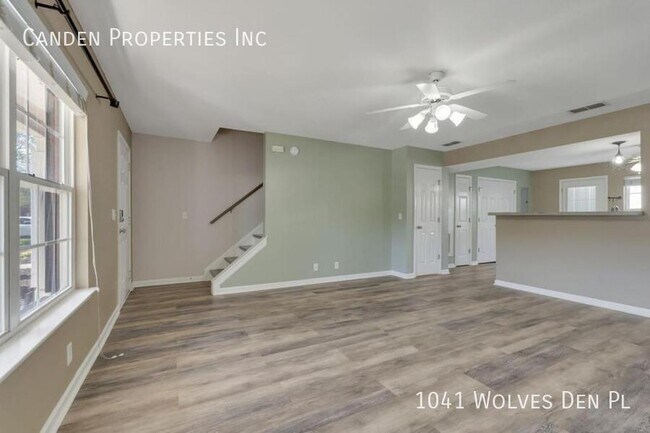Building Photo - 1041 Wolves Den Pl