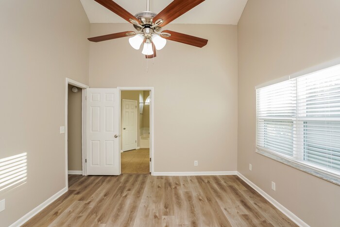 Building Photo - 4140 Spring Way Cir