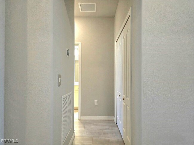 Building Photo - 11559 Shady Blossom Dr