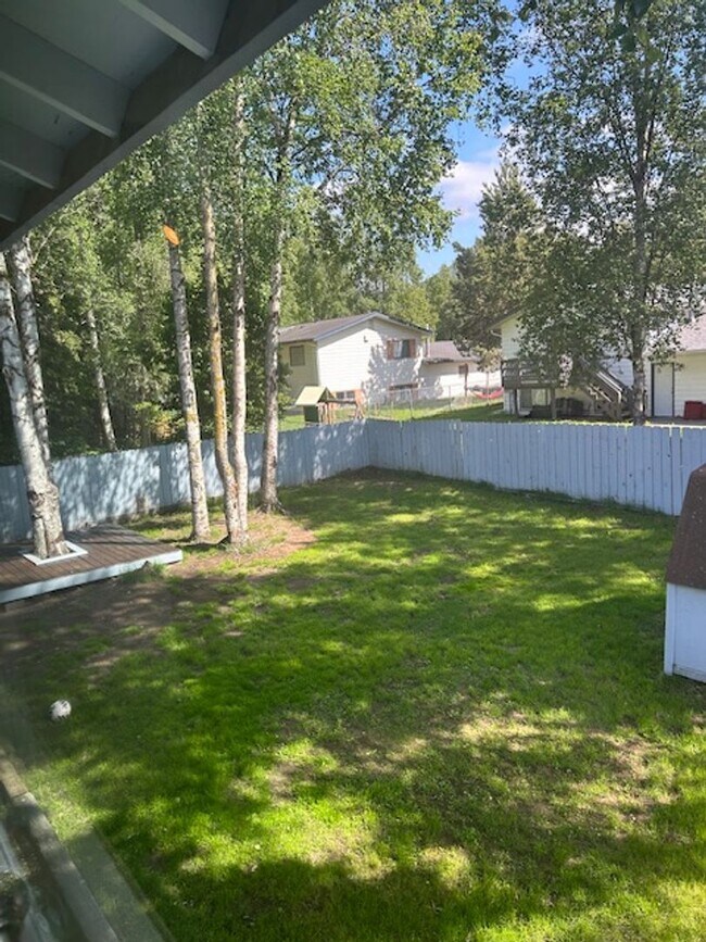 Building Photo - 2262 square foot 4/2.5/2 home