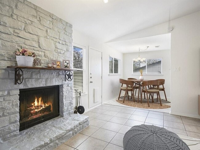 Building Photo - 3504 Gable Dr