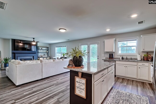 Building Photo - 772 Tanager Ln