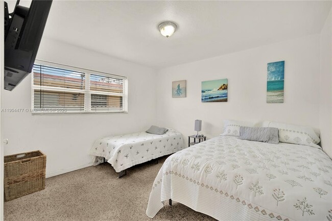 Building Photo - 1236 NE 109th St