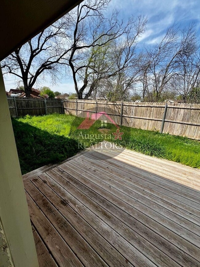 Building Photo - LT-3000 Buffalo Gap