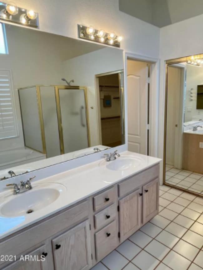 Building Photo - Scottsdale 3 Bed, 2 Bath Single Story Home PLUS Den