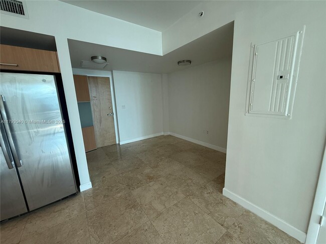 Building Photo - 350 S Miami Ave