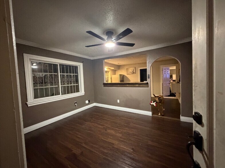 Building Photo - 505 E Columbus Dr