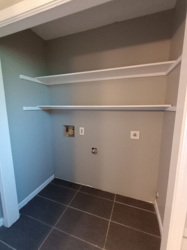 Building Photo - General Ogden