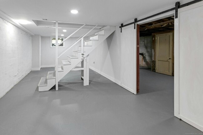 Building Photo - 184 Merritt St