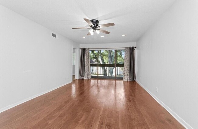 Building Photo - 12100 Melville Dr