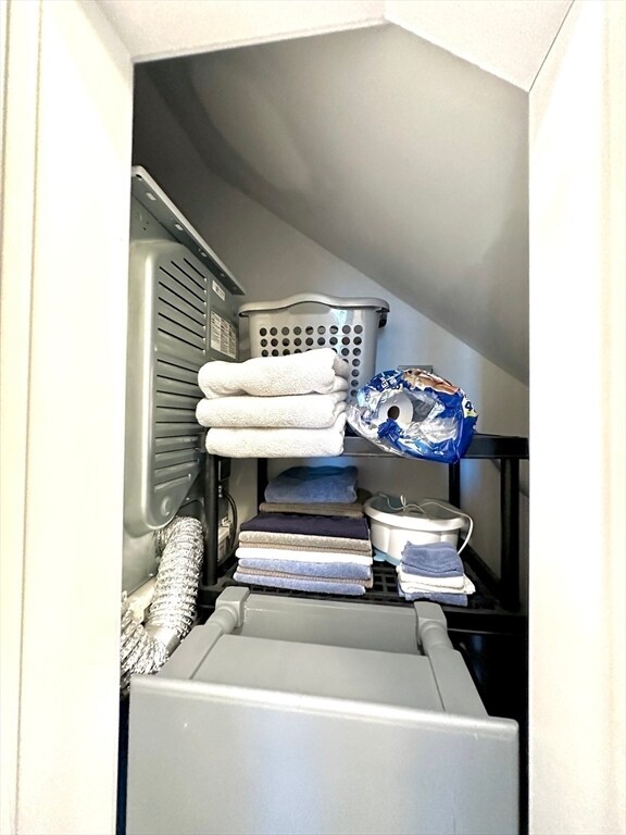 Building Photo - 371 Main St