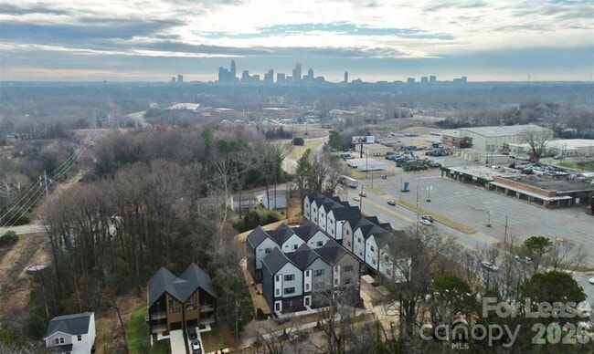 Building Photo - 3440 Brookshire Blvd