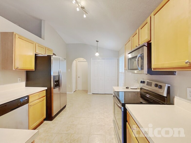 Building Photo - 13049 Waterbourne Dr