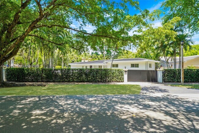 Building Photo - 711 Sunset Dr