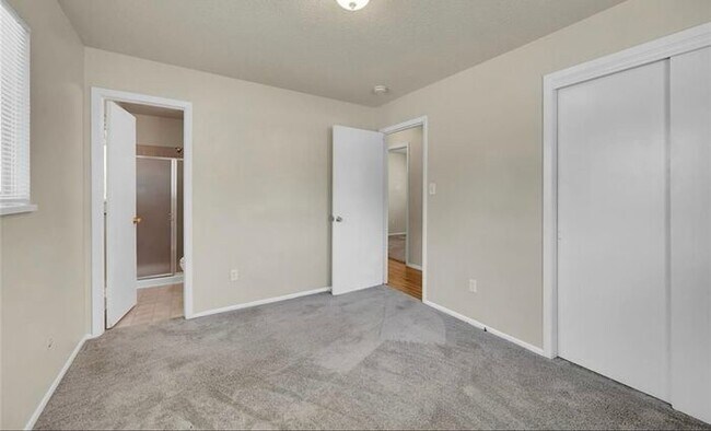 Building Photo - MOVE IN SPECIAL! 3-bedroom Rancher in Coun...