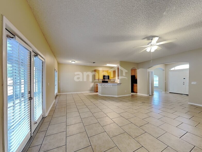 Building Photo - 1658 Silk Tree Cir