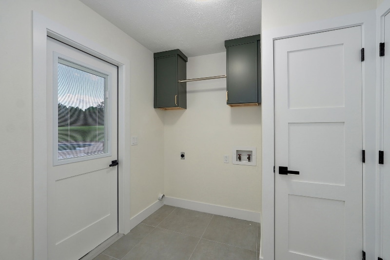 Building Photo - 5021 S Farm Rd 137