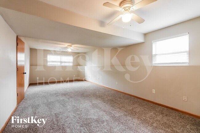 Building Photo - 1709 Shelby Dr