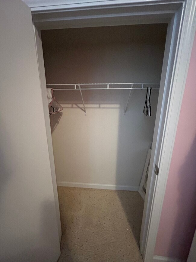 Building Photo - 1070 Drayton Ct