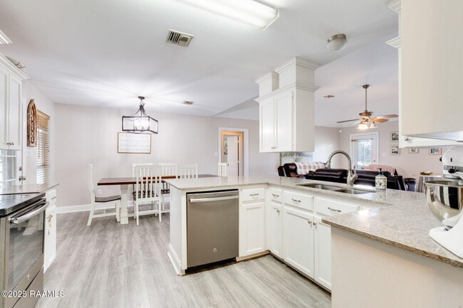 Building Photo - 1064 Oleus Champagne Rd