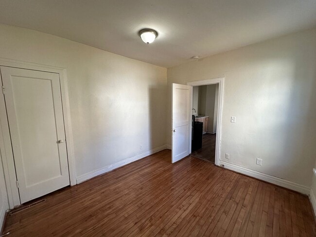 Building Photo - Meinecke Single Family Home