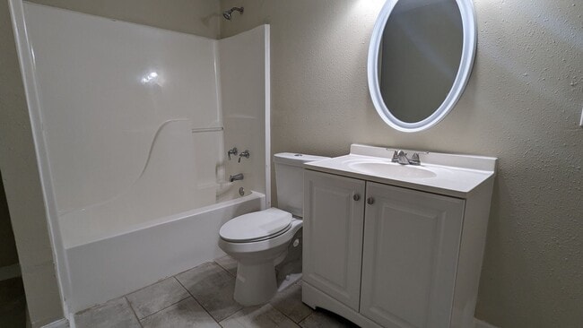 Building Photo - 204 Brigadier St