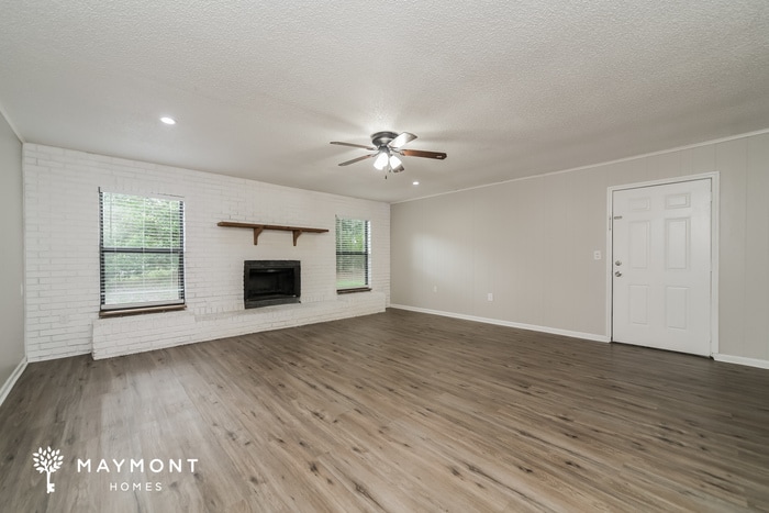 Building Photo - 4750 Kempston Dr