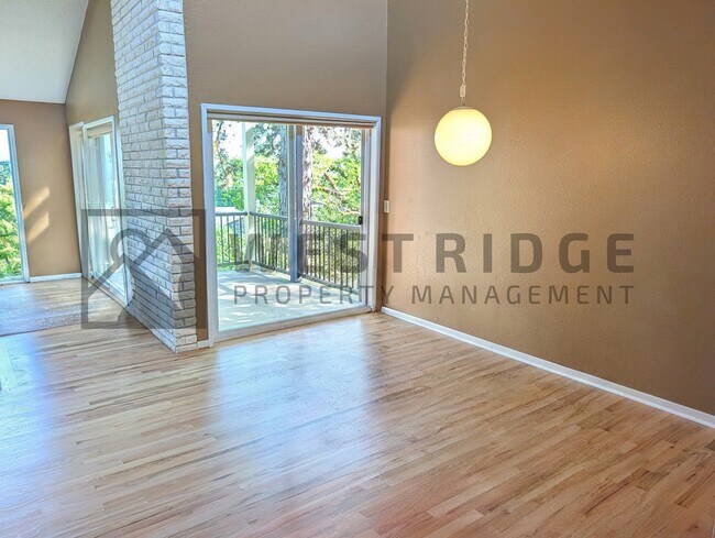 Building Photo - 1480 Hemlock St
