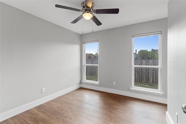 Building Photo - 602 Peterson St