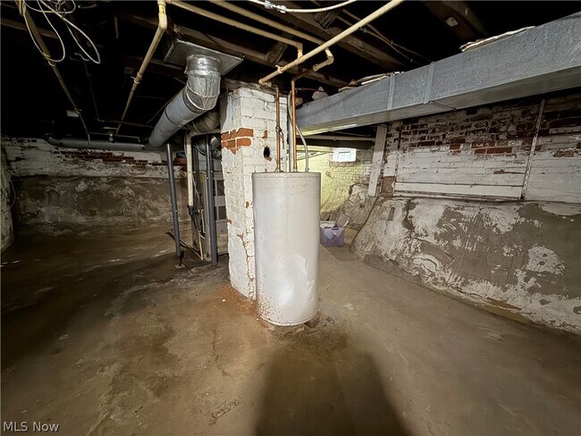 Building Photo - 131 W Miller Ave
