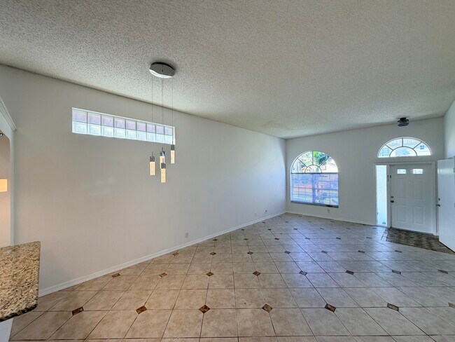 Building Photo - 133 Woodlake Cir