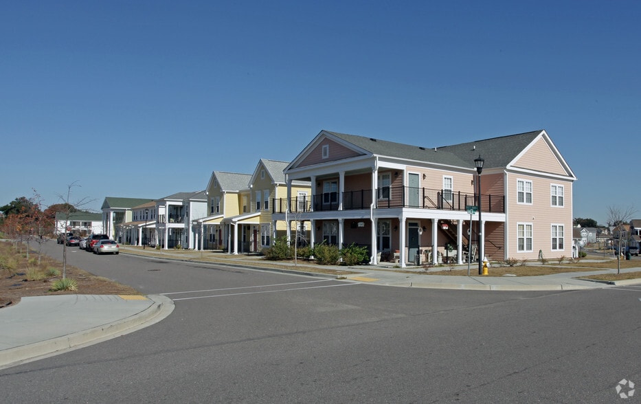 Primary Photo - Barony Place Apartments at Horizon Village