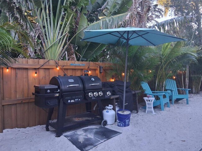 Building Photo - 216 Berry St