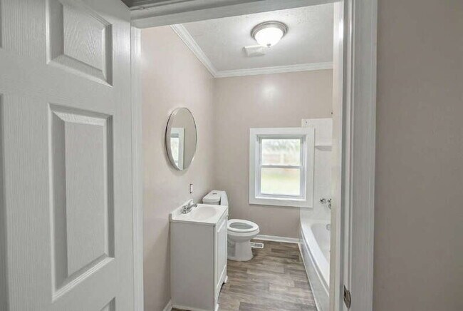 Building Photo - 218 Irving Ave