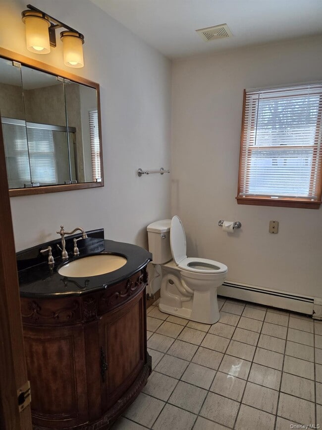 Building Photo - 6 Honey Ln W