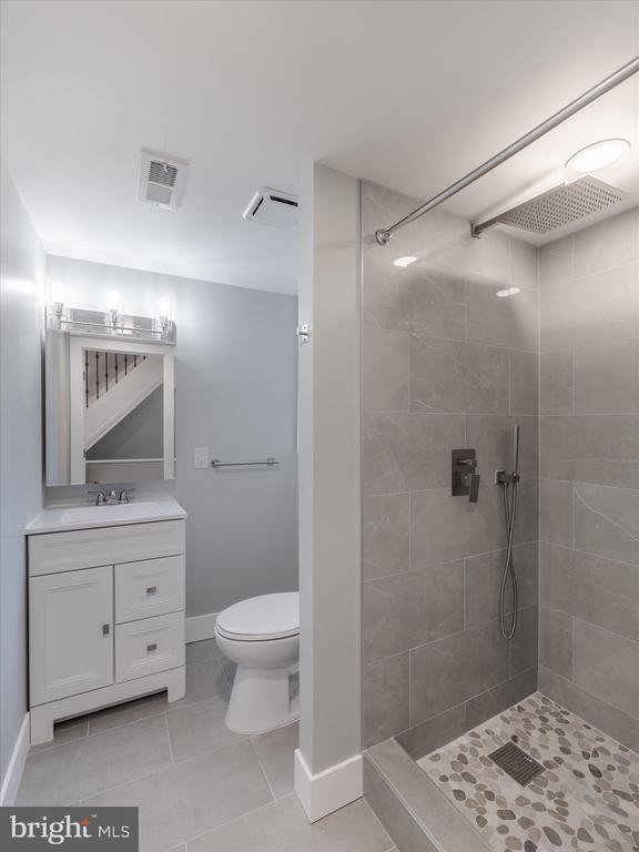 Building Photo - 672 N 19th St